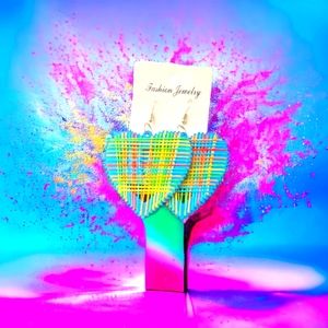 Earrings, Africa earrings, heart-shaped earrings, New earrings with a free bag,